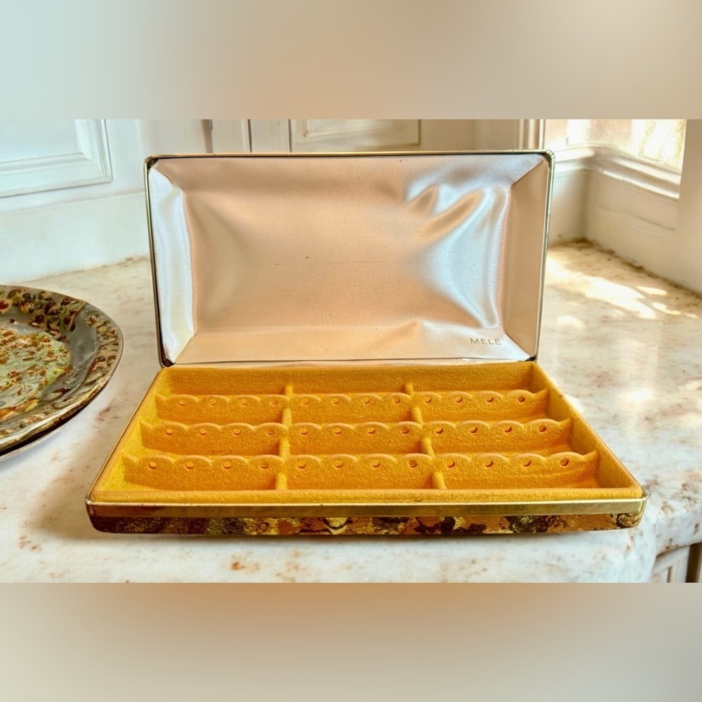 Vintage Mele Earring Hard Clam Shell Box, Brown & Gold Tortoise Shell